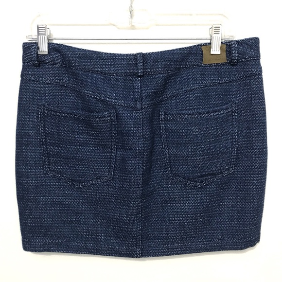 Guess Mini Skirt - Picture 5 of 8